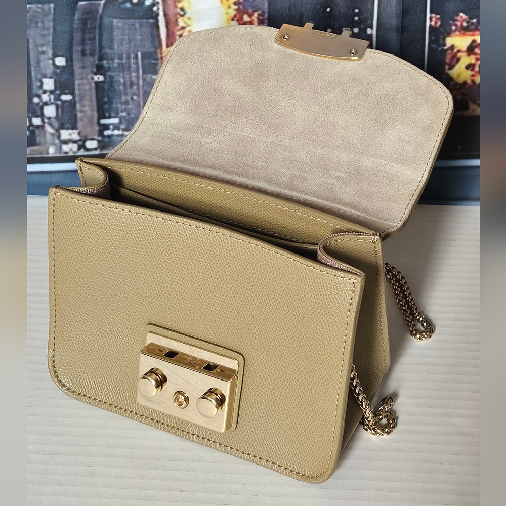 Furla Olive Green Metropolis Crossbody Bag Includes Dust Bag EUC - Picture 4 of 9